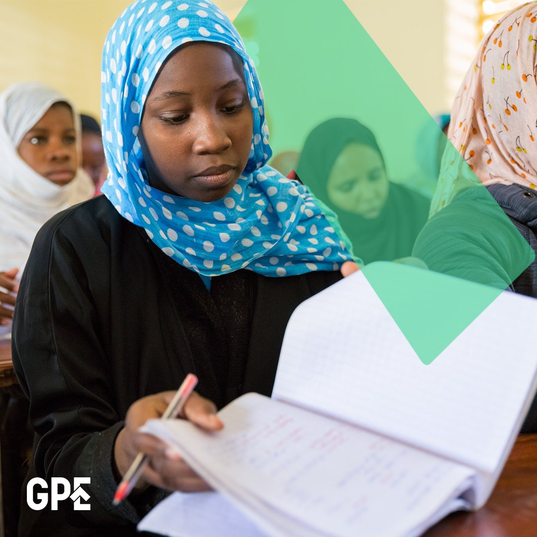 infos_education's tweet image. Aichetou Mint Mohamed Ali (14) can go to school without fear.

With GPE funding, the government of #Mauritania built proximity schools, so that girls in disadvantaged areas don&apos;t have to walk for long distances to reach their classrooms.

#TransformingEd…