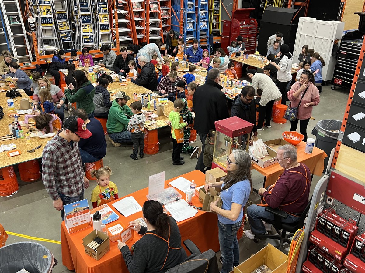 Smiling kids (and big kids, too), enjoying a great morning for the kids’ workshop at 3857. A huge shoutout to freight team for clearing the area and all openers for setting it up… and of course our workshop associates. Can’t beat ‘em. ⁦@spohn3857⁩ ⁦<a href="/kelly_broyles/">Kelly Broyles</a>⁩
