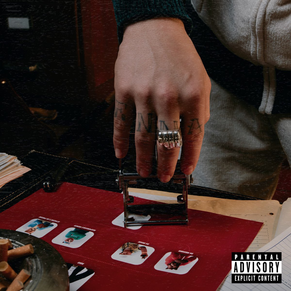 frequence808's tweet photo. PLK sort son nouveau single "Décembre" ! 🔥

À cette occasion, le rappeur a dévoilé une session COLORS dans laquelle il offre une réelle performance du titre aux rythmes boom bap !

À écouter dès maintenant ! 🎧 https://t.co/wc8Te8007w