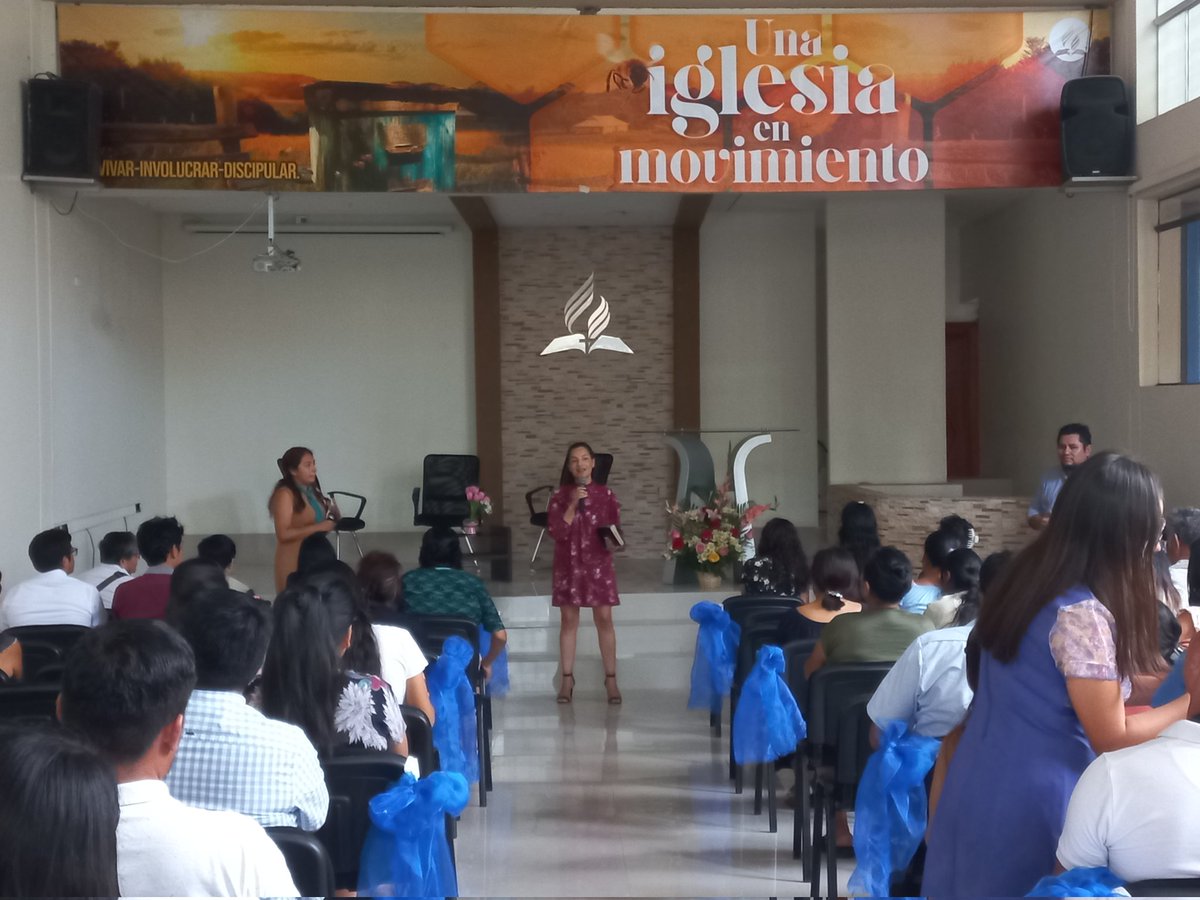 JCesarRequejo's tweet photo. "Dime cómo te amarón y te diré como amas" es el tema presentado por la Psicóloga @gemainsight en la #IasdLambayeque @AdventistasMPN @AdventistasUPN https://t.co/QwxAPAxaWd