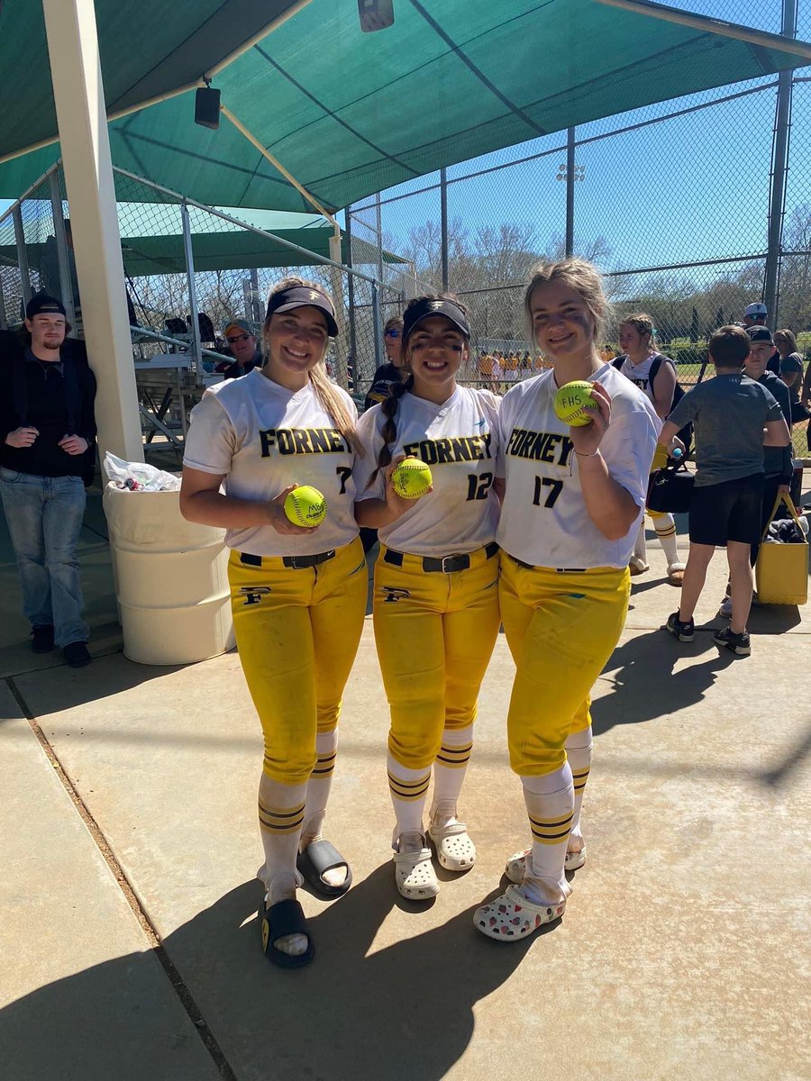 alexisboswell_5's tweet photo. 💣 #2 on the season!! such a fun weekend in Brenham with my girls! 

@coachbri15 @IGNR_18u @Forneysoftball @Harding_SB https://t.co/24jtgC9xk2