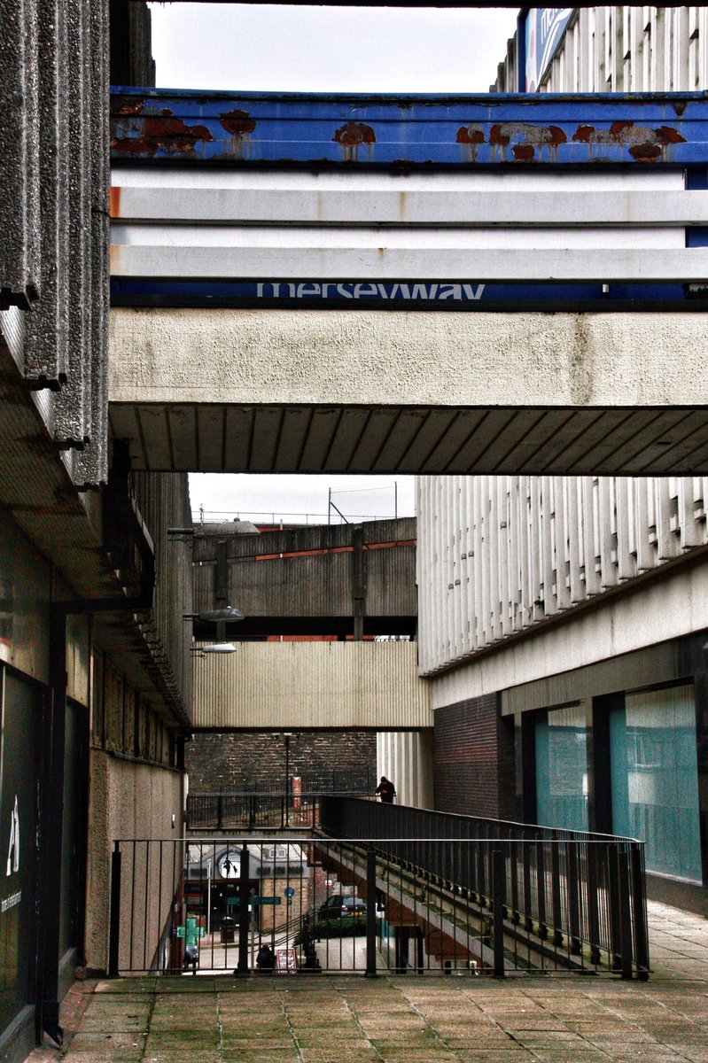 matt_cork's tweet photo. A few more from today’s Stockport wander… 🚶♂️🚶♀️
#stockport #wander #walk #mooch #architecture #carpark #moderism #concrete #brutalism #history #merseyway #streetphoto #streetphotography #culture https://t.co/dRccB8BlTp