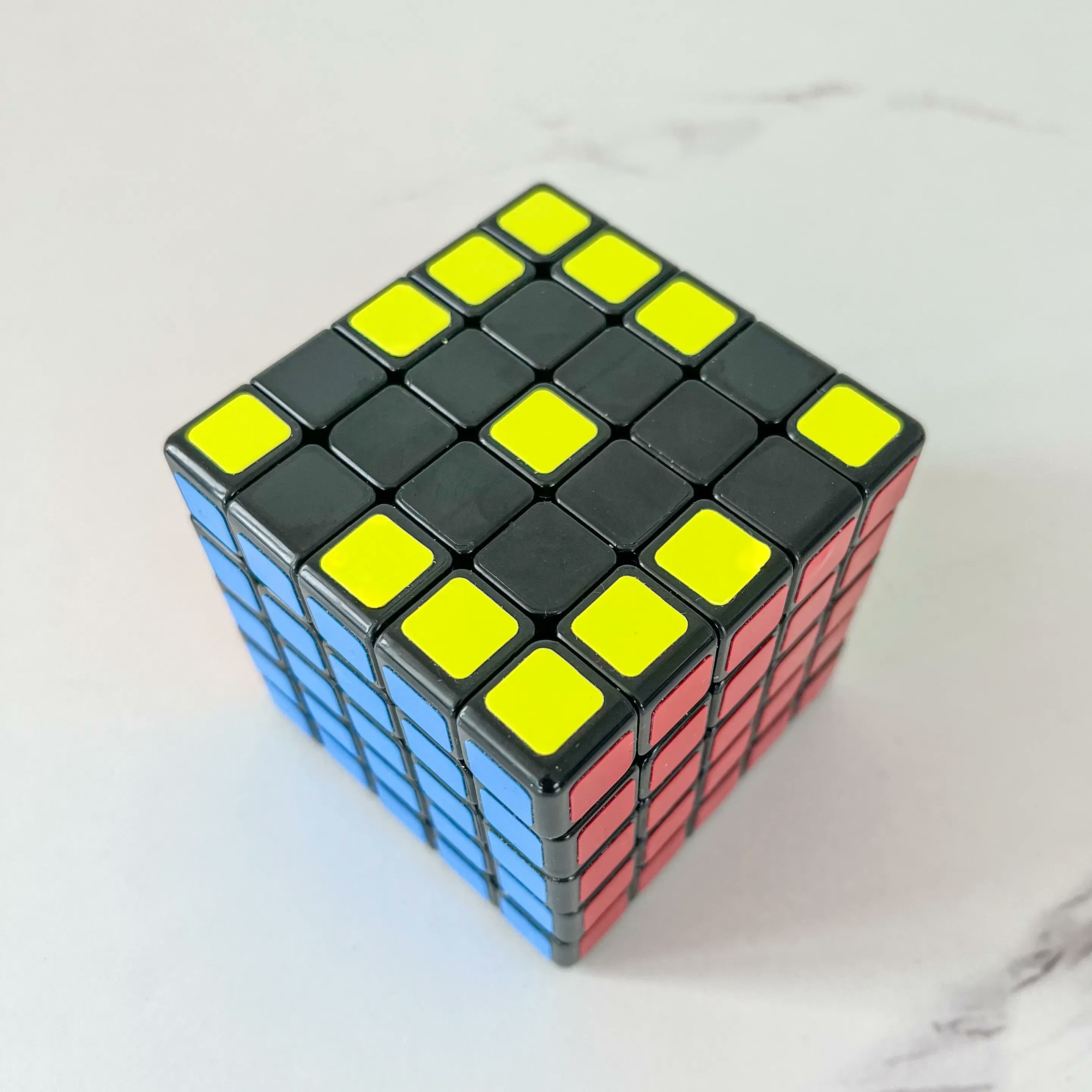 construir Patria Discreto Binance on Twitter: "I felt that the yellow side of the rubik's cube needed  an upgrade. https://t.co/i8YcaZmYgY" / Twitter