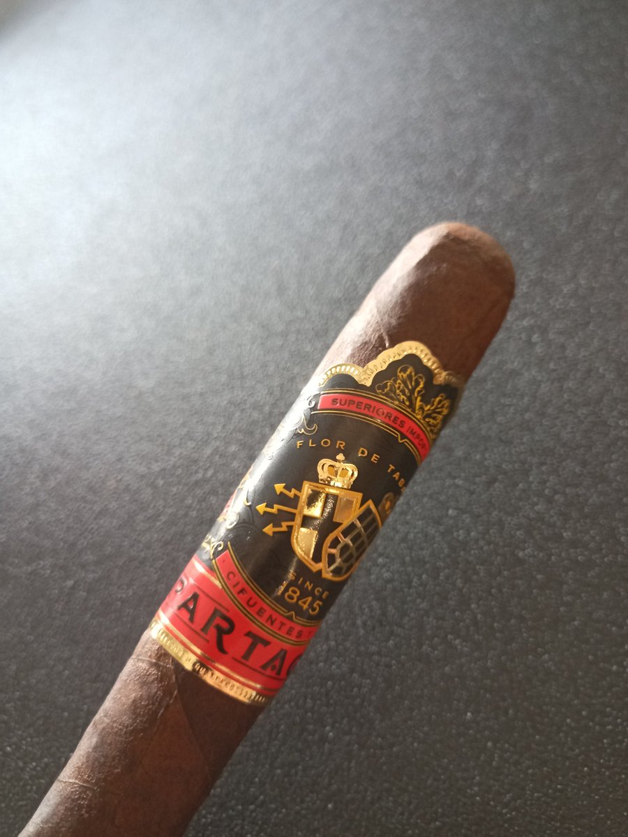 Eric_D____'s tweet image. Black label. #Partagas #Cigarlife