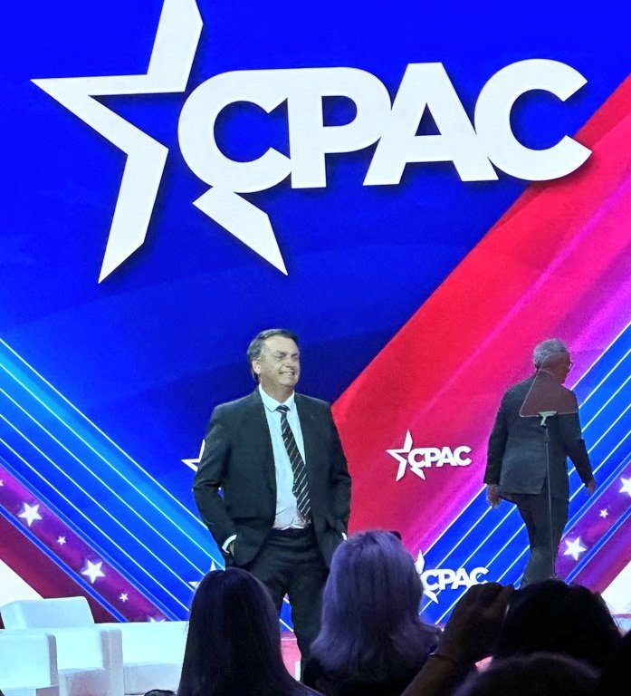 MITO!

O único a vencer 4 turnos de eleições para Presidente no Brasil, entendedores entenderão!