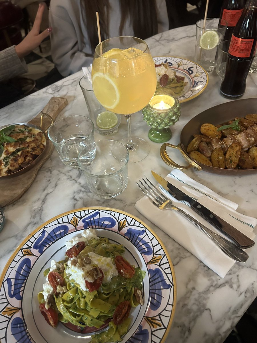 Crownist tweet media