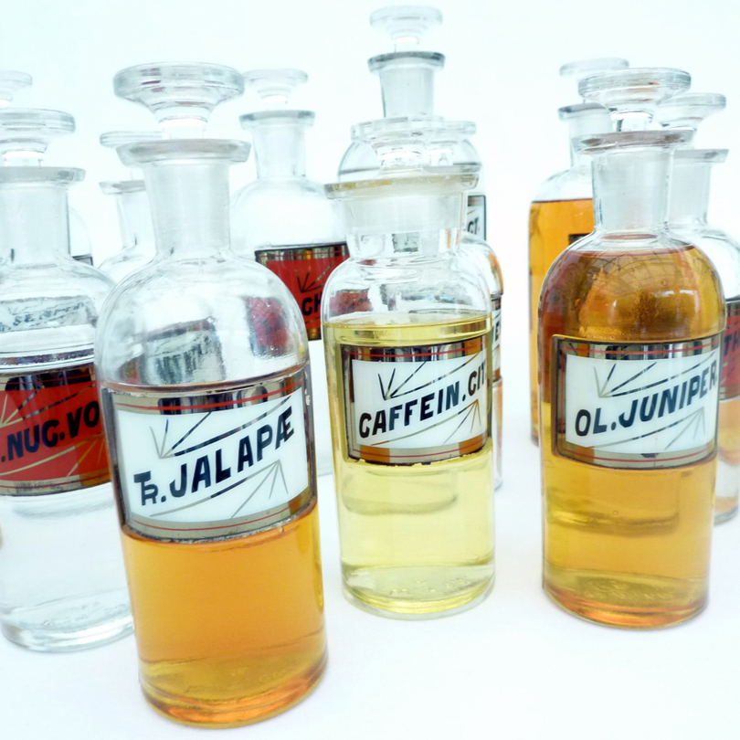 murchisonhume's tweet photo. IS FRAGRANCE REALLY THAT BAD? Are "natural" essential oils really better? Just like wine, there is good fragrance and not-so-good fragrance. Natural, synthetic or essential oil blends: What's the best for every application? In the #mh #homejournal today, what's the difference, an https://t.co/dmA4VfcPyh