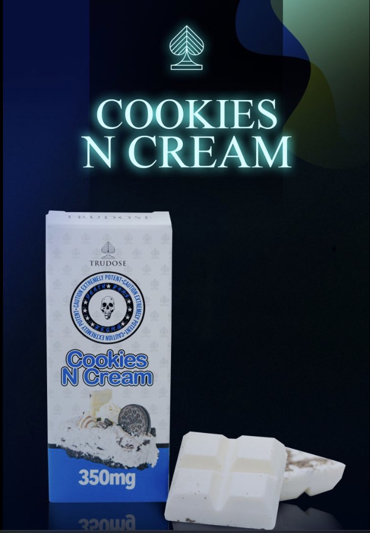 RichieRichLive1's tweet photo. 🤔 Just ate half of a cookies & cream chocolate 🍫 bar it was nice knowing all of you ✌️ 🛸 😵💫😵🫠#TruDose #DeathBars #CookiesNCream 🚀 https://t.co/lN873V1z4r