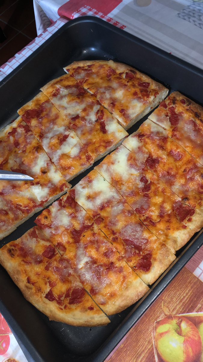 RinaDAlleva's tweet photo. Buona cena 🤤 by me #panzerotti #pizza https://t.co/nPP6jlLKyl