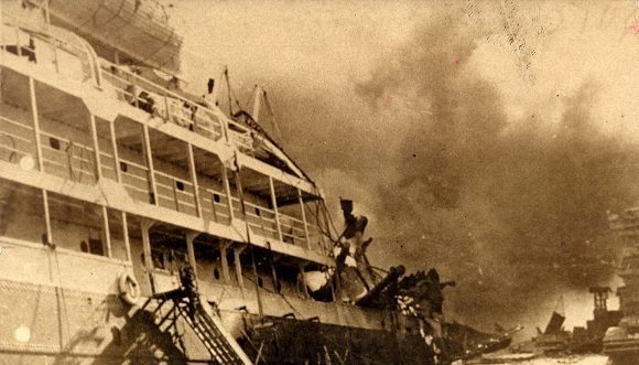 MariaDiazPerer1's tweet photo. Recuerdan en #Cuba ataque terrorista a vapor La Coubre. En el entierro de las víctimas nace la consigna #PatriaOMuerte 
#CubaViveEnSuHistoria https://t.co/DQBBvIjmOf