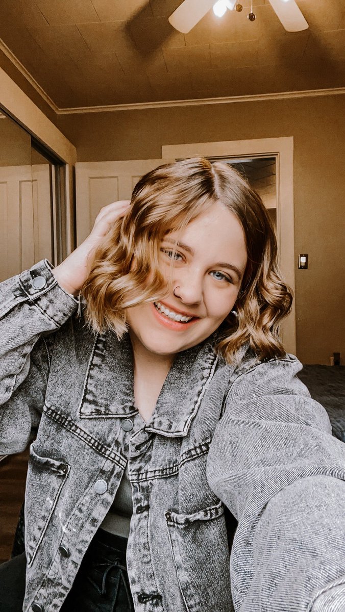 briannaleec's tweet photo. Feeling Good 🦋 https://t.co/GqnAlQEerU