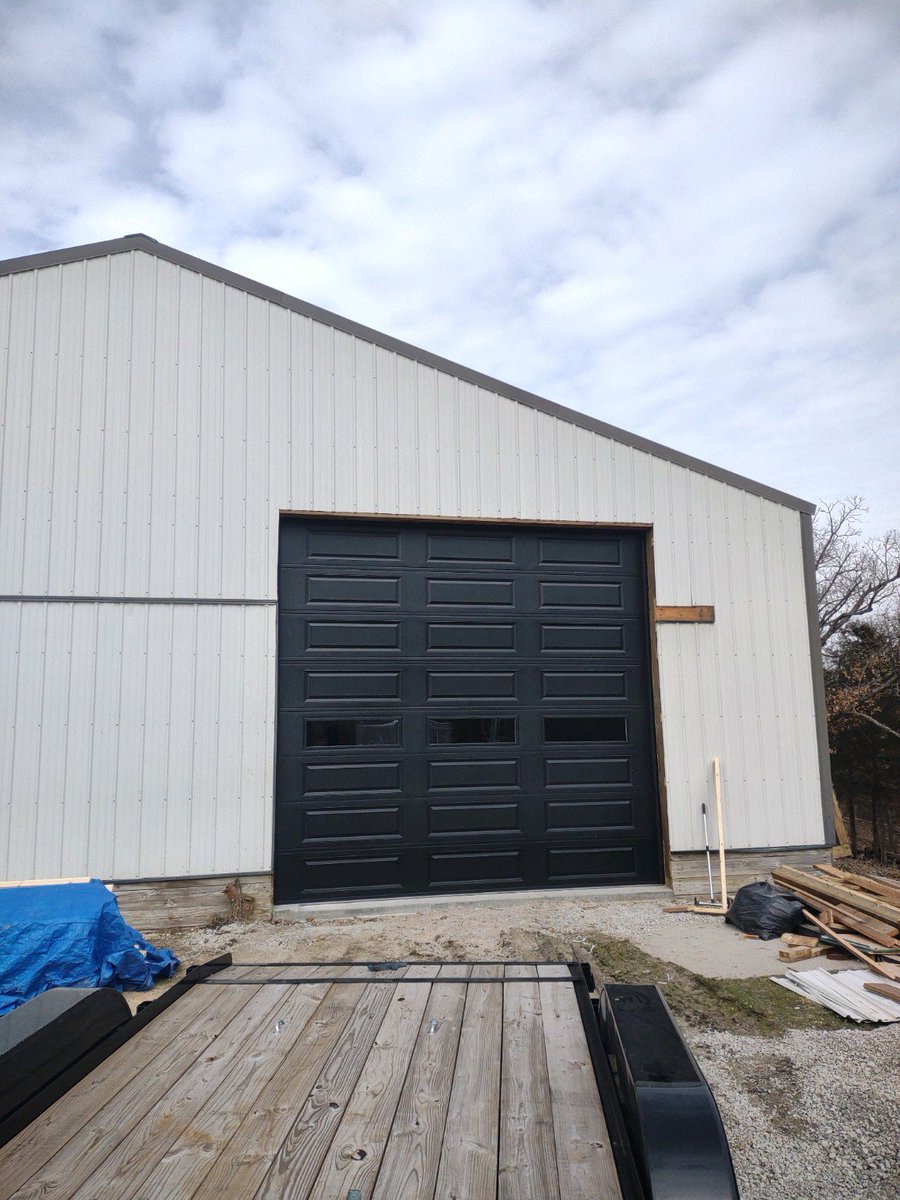 csiohdllc's tweet photo. 14’ x 13’ CHI Model 4283, Black, w/ Window Lites.   
@chiohd #overheaddoors #garagedoors https://t.co/UABeA9PVSd