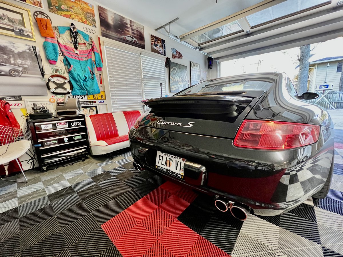 AgilePeter's tweet image. The flat6 booty is juicy. #porsche #911s