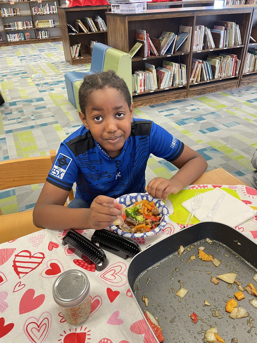 WingateESNC's tweet photo. Our first FELT program event was held today, and it was a ton of fun! Today the focus was on family cooking! A HUGE thank you to NC Cooperative Extension and EFNEP! #WESagtech @UCPSNC @AGHoulihan @Renee_McKinnon1 https://t.co/ThXG2W096I