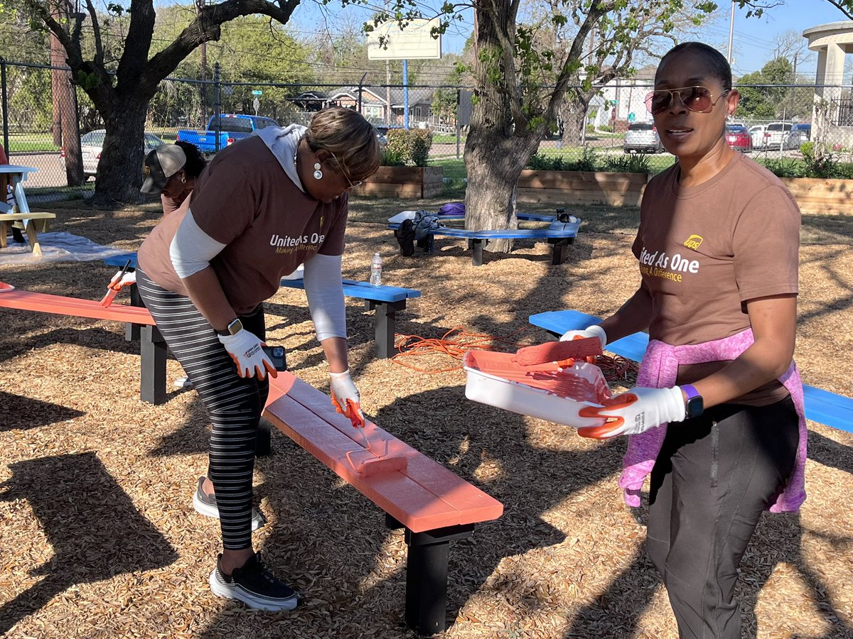 Mission accomplished w/ Blue Triangle Community Center, picnic tables painted and stamped with the UPS logo. Special Ty 2 FDR Karl Poole 4 donated trailers. Job well done UPSers…BIG Ty 2 H&amp;S, BaSE, BD, LM, HUB, Stafford Pkg, Rodney Reed &amp; UPS Family’s ❣️💪🏽❤️