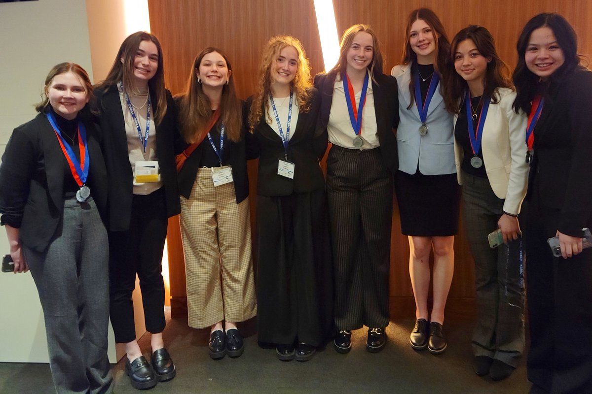 Mayer_PHS's tweet photo. So proud of this group of DECA NATIONAL QUALIFIERS!! They are an amazing group of leaders.  They are representing Pullman HS in our school based enterprise, community giving,  and business solutions. Orlando here we come!! https://t.co/PNbcBIHwYq