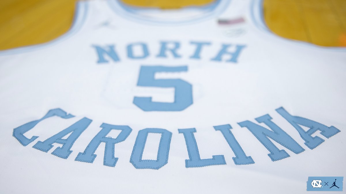 UNC_Basketball's tweet photo. Retro threads tonight 😤 https://t.co/zD8QwN2R0n