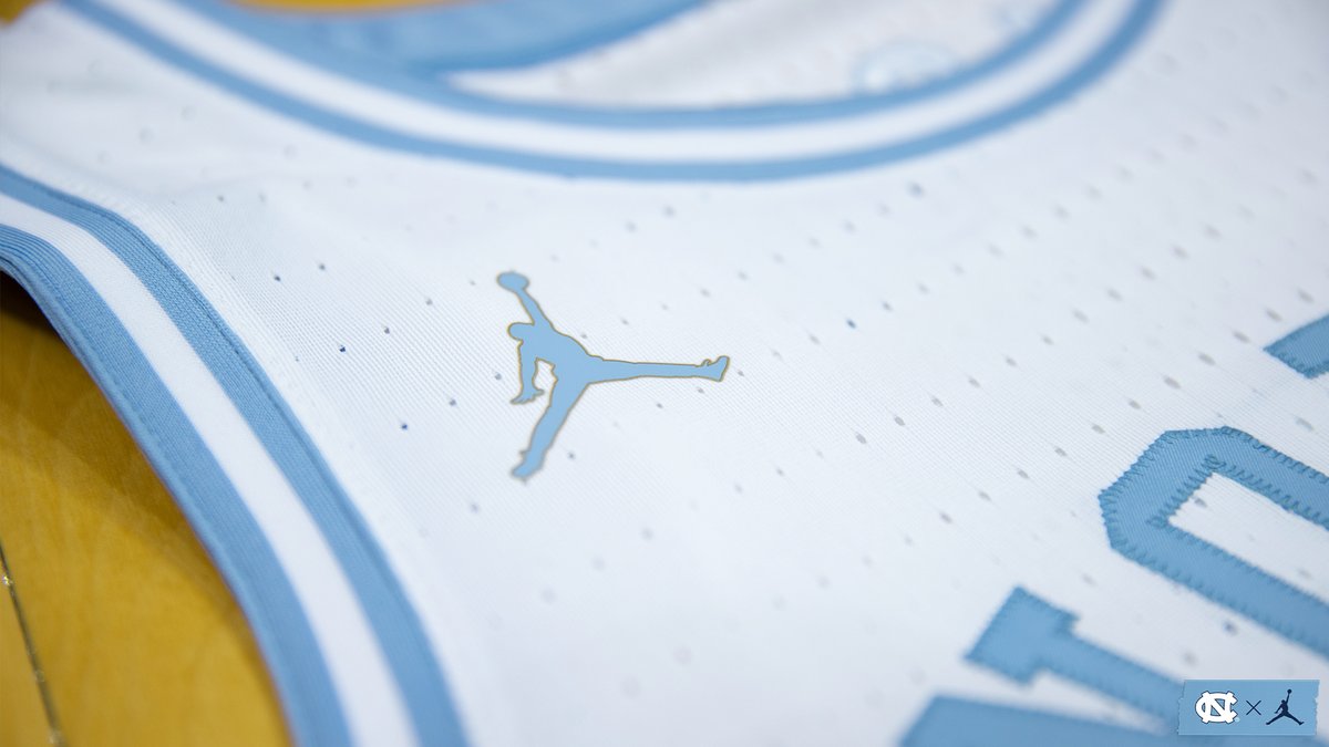UNC_Basketball's tweet photo. Retro threads tonight 😤 https://t.co/zD8QwN2R0n