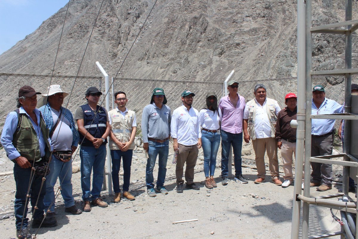 hombredeltiempo's tweet photo. Inauguración de la Estación Hidrométrica #Letrayoc que proveerá información oportuna y confiable en línea del caudal del Río #Pisco.
Apoyo del Sector Privado al Estado en beneficio de todos.
#SENAMHI #ANA #JuntadeRegantesPisco #PSI https://t.co/Bz9muu6JBr