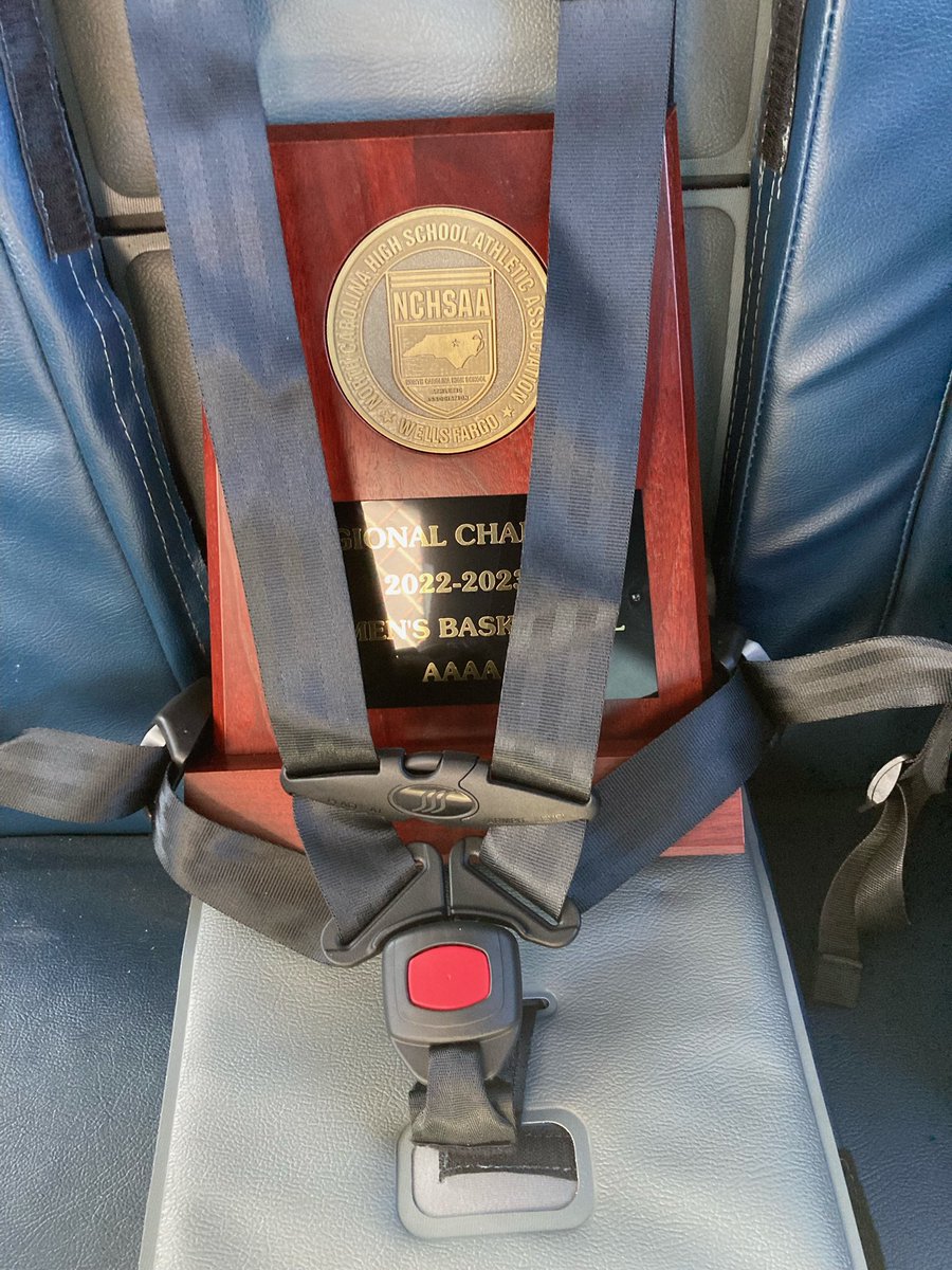 CatamountHoops's tweet photo. 🚨🚨🚨🚨🚨
Knock down, drag out nail biter today, but we got the dub &amp; secured some hardware! And now… we’re goin’ to the ‘ship!!! Thanks to all those that came out, we need errbody next week! #OwnIt 🏆 https://t.co/H3PdCgQbeo