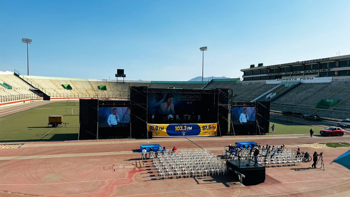 valentinosm's tweet photo. #TwitTeo Estoy participando de la #Clausura de la Semana de Evangelismo #Reencuentro en el estadio Centenario de #Chimbote Manuel Rivera Sanchez. Hay fiesta en el cielo por estas 722 vidas transformadas. ¡Gloria a Dios! https://t.co/pdO2MYcCps