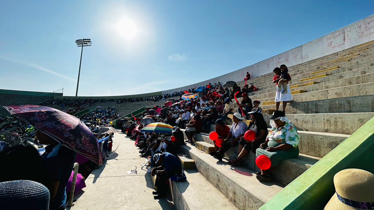 valentinosm's tweet photo. #TwitTeo Estoy participando de la #Clausura de la Semana de Evangelismo #Reencuentro en el estadio Centenario de #Chimbote Manuel Rivera Sanchez. Hay fiesta en el cielo por estas 722 vidas transformadas. ¡Gloria a Dios! https://t.co/pdO2MYcCps