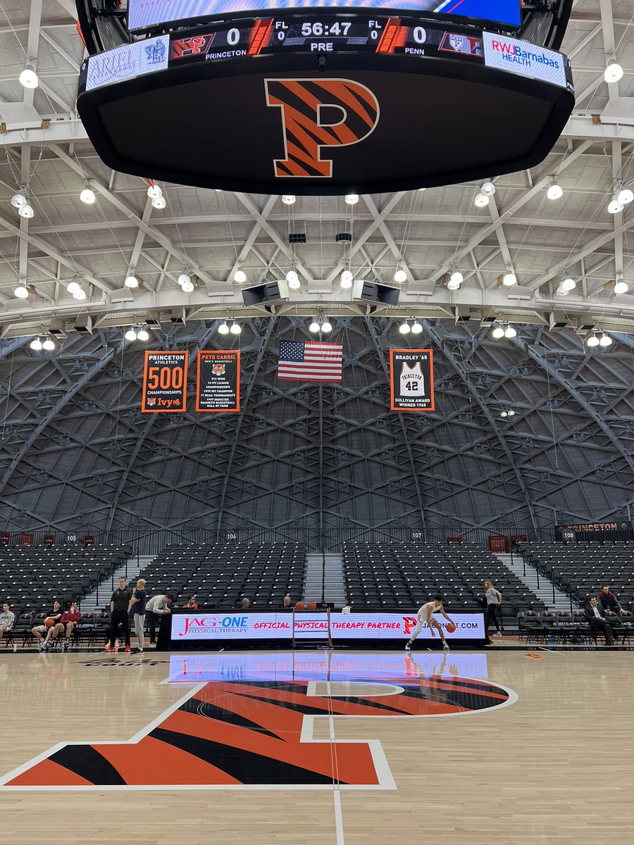 Wild today watching that from the best seat in the house. Congrats to @PrincetonMBB on a share of the @IvyLeague regular season title and a back-to-back. Always enjoy working with my guy @yoitsthesav! #IvyMadness