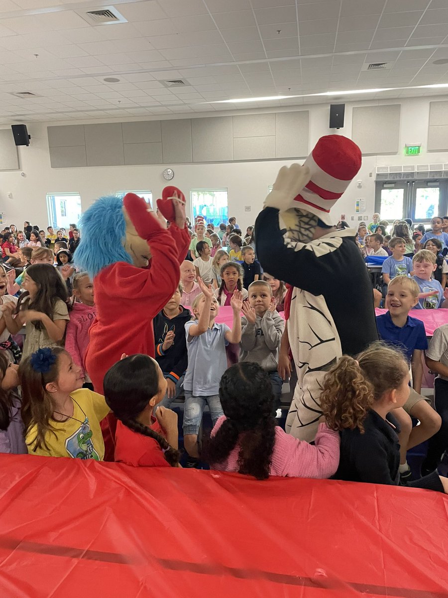 msroosa's tweet photo. Thank you @blancomilly for creating unforgettable memories for our Blue Lake families! 💙🐊 https://t.co/VN93eHnpqs