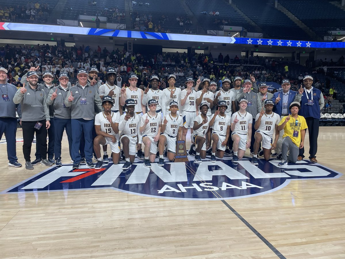 C_Chakamian's tweet photo. Your Class 6A state champions: the Buckhorn Bucks!!! (@BkbBucks) https://t.co/YdU5w3RmxT