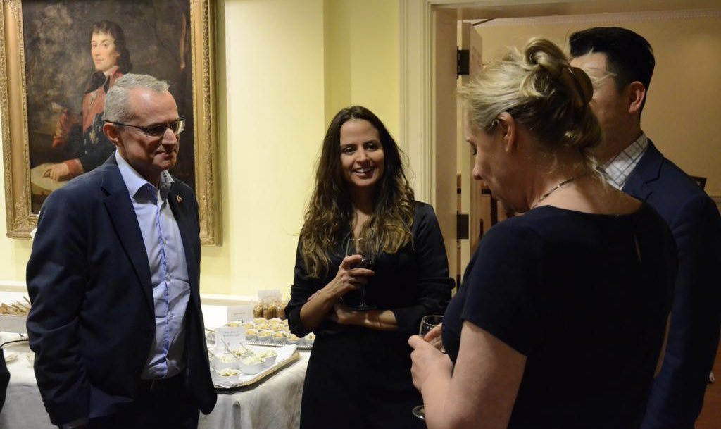 PolishEmbassyUS's tweet photo. Yesterday's event for the #WhiteHouseForeignReporters held at the 🇵🇱Amb. @mmagierowski residency was an absolute blast! A screening of #AnotherDayofLife, a movie about legendary 🇵🇱writer and war correspondent Ryszard Kapuściński was followed by a reception and keen discussions. https://t.co/f7KDySb72U