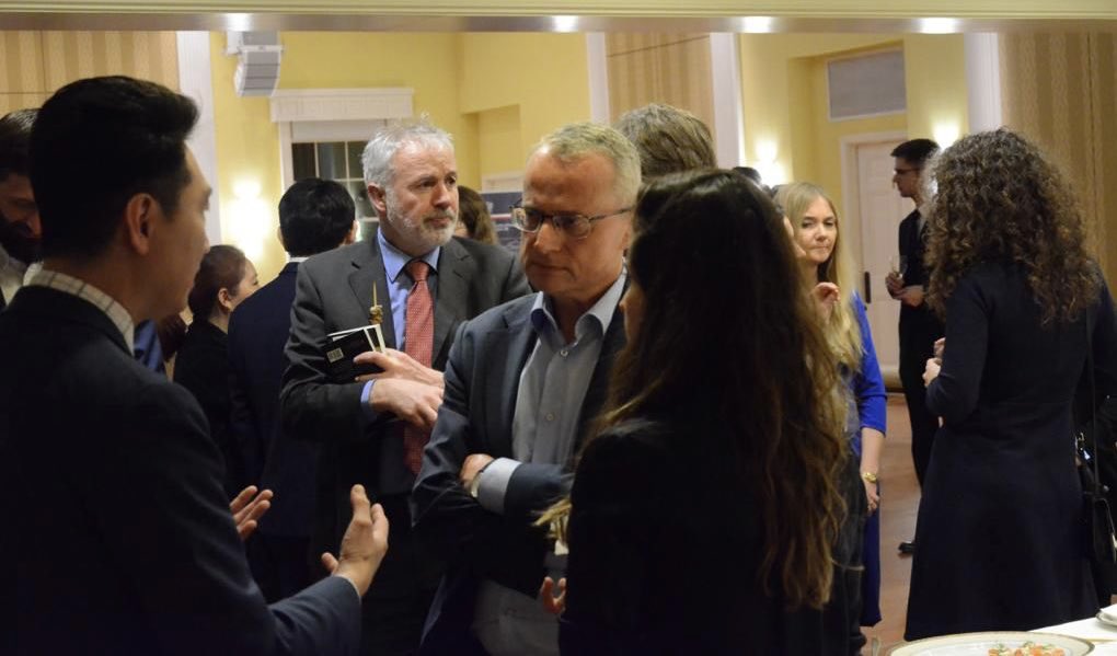 PolishEmbassyUS's tweet photo. Yesterday's event for the #WhiteHouseForeignReporters held at the 🇵🇱Amb. @mmagierowski residency was an absolute blast! A screening of #AnotherDayofLife, a movie about legendary 🇵🇱writer and war correspondent Ryszard Kapuściński was followed by a reception and keen discussions. https://t.co/f7KDySb72U