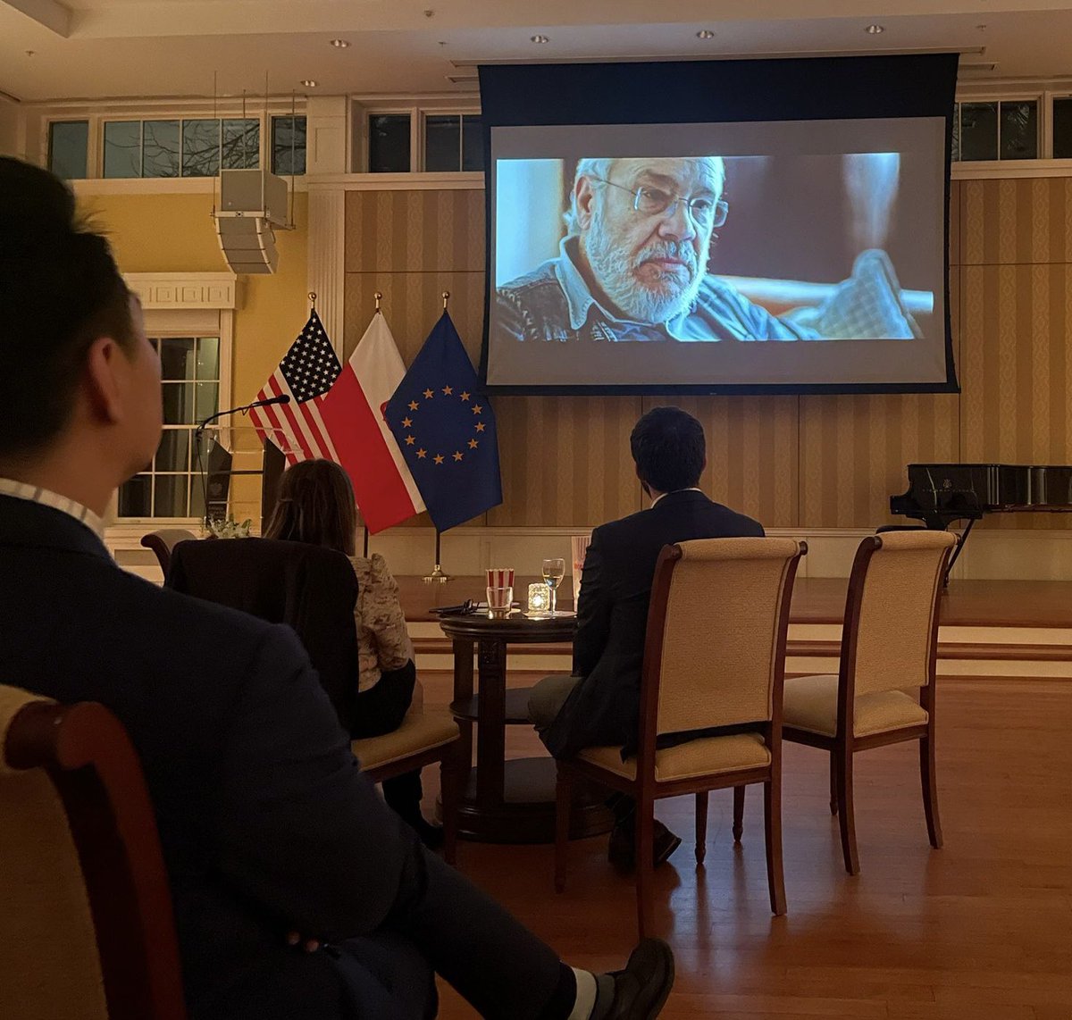 PolishEmbassyUS's tweet photo. Yesterday's event for the #WhiteHouseForeignReporters held at the 🇵🇱Amb. @mmagierowski residency was an absolute blast! A screening of #AnotherDayofLife, a movie about legendary 🇵🇱writer and war correspondent Ryszard Kapuściński was followed by a reception and keen discussions. https://t.co/f7KDySb72U
