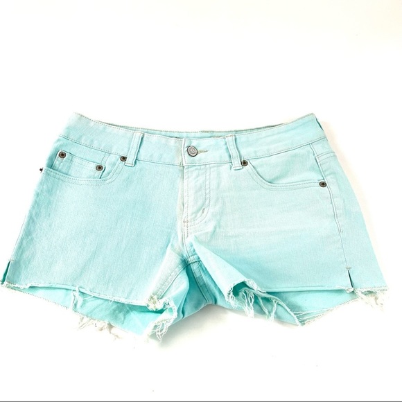 So good I had to share! Check out all the items I'm loving on <a href="/Poshmarkapp/">Poshmark</a> #poshmark #fashion #style #shopmycloset #calvinklein #shein #americaneagleoutfitters: posh.mk/BFECK24ozxb