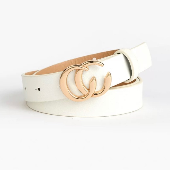 RuggieroPattie's tweet photo. So good I had to share! Check out all the items I'm loving on @Poshmarkapp from @KoloAmelia #poshmark #fashion #style #shopmycloset #coach #beacali #stussy: https://t.co/kOo9cFg6Ua https://t.co/Z07vNJI7hp