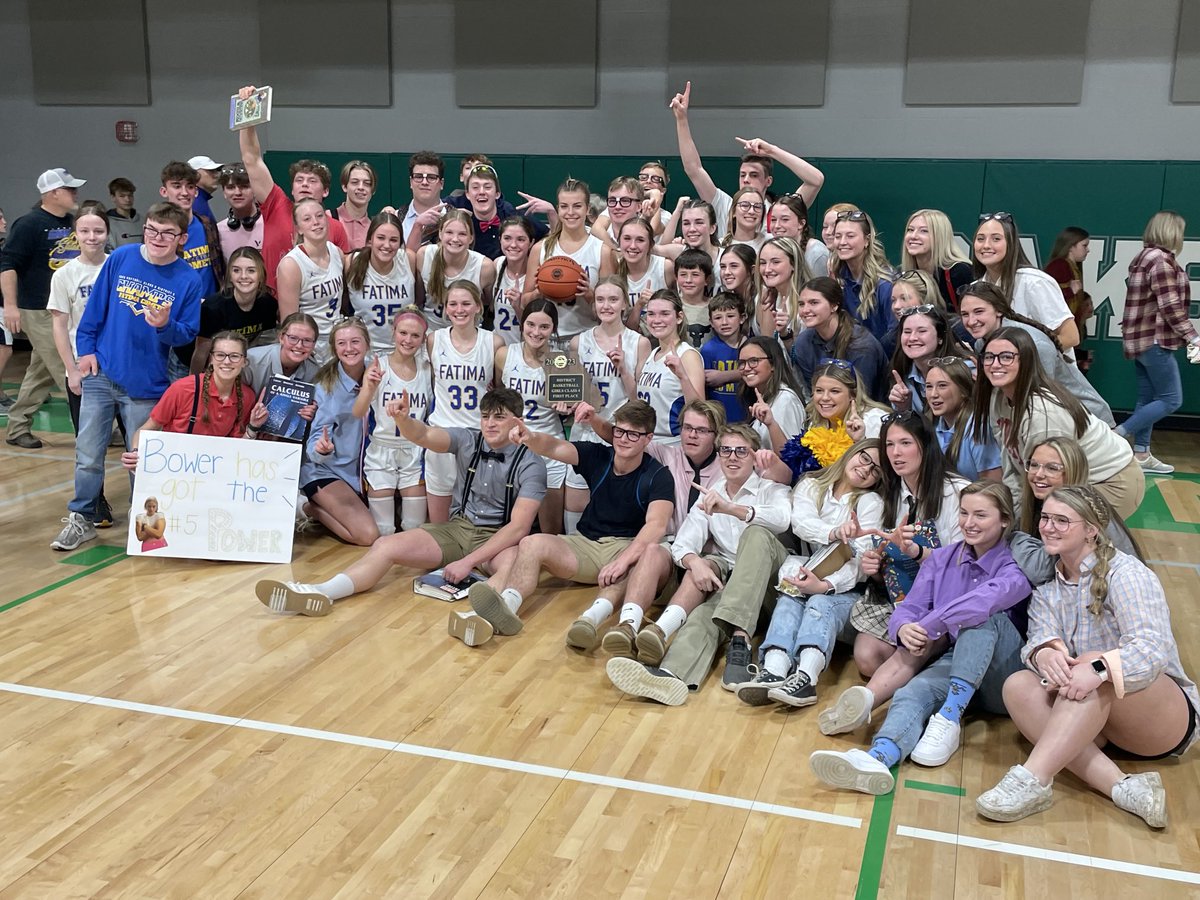 RodKRCG13's tweet photo. Great school spirit as always for Fatima HS! ⁦@CometChronicle⁩ https://t.co/l84Mx9h6vb