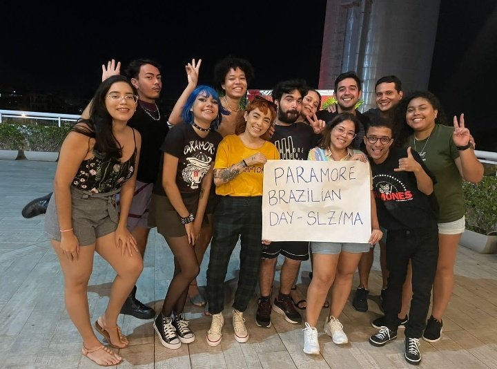 Como tem gente linda nesse fandom! 

Encontro de fãs de São Paulo e de São Luís no Paramore Brazilian Day, que aconteceu hoje! 🥺