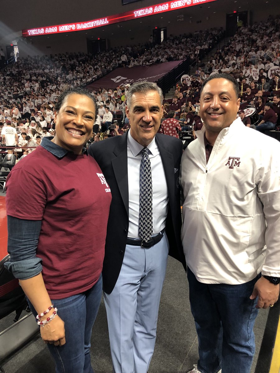 CynLColeman's tweet image. What’s better than Hank and I being at Reed Arena to watch @hencoleman3 and and his teammates beat Alabama, getting the W AND meeting the great Jay Wright @CoachJayWright! I was fan-girling and he was so gracious! Thank you, Coach! @hankcoleman6
