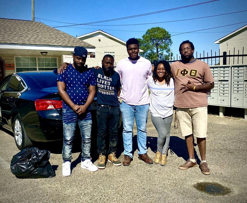 BLivesMatterMS's tweet photo. The clean up was a SUCCESS! 

Thank you all for coming out! ✊🏿💯

Terry Rogers for Mississippi Commissioner
Colenia Ross
Donald Bethley https://t.co/fRiYmIRyg9