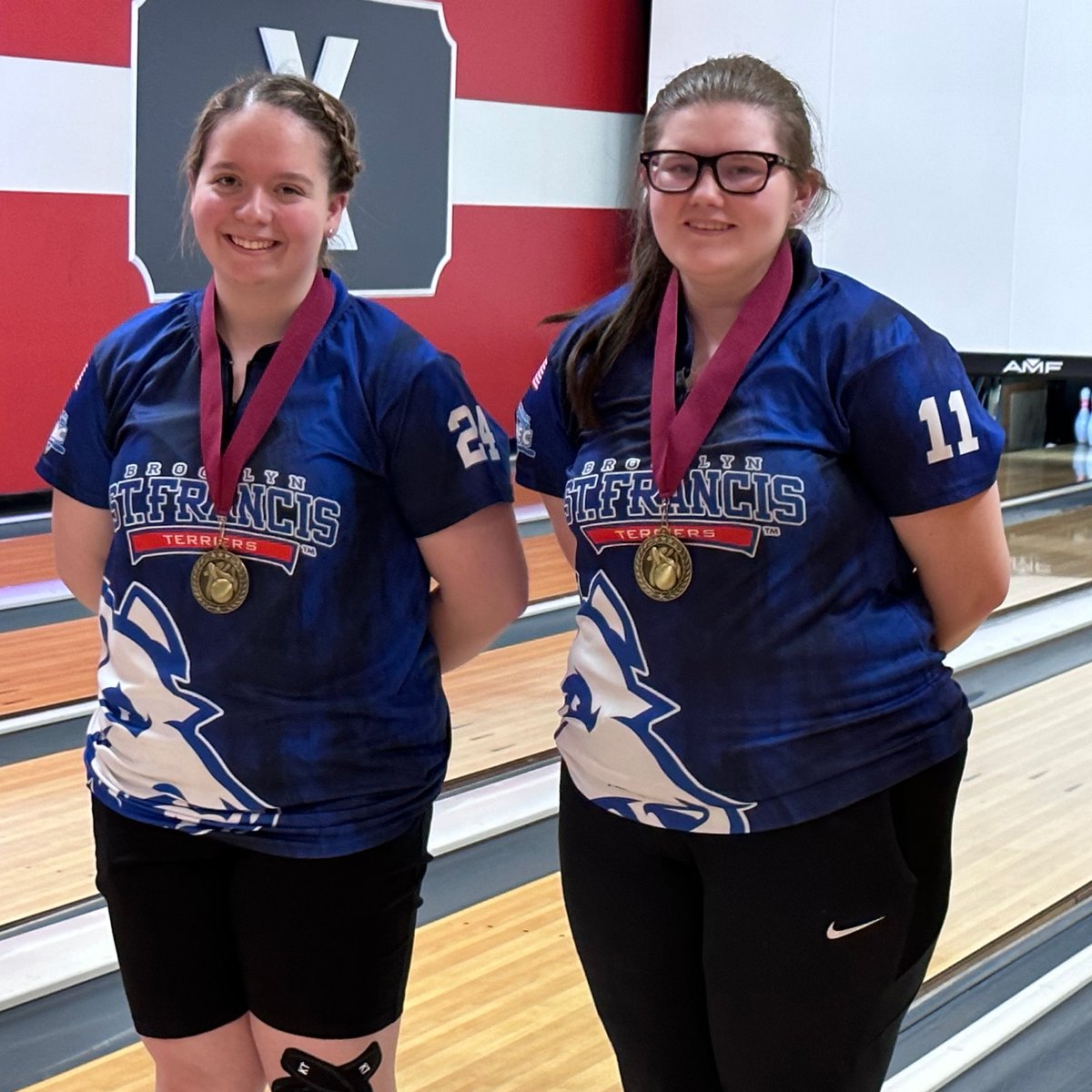 Kicking off the final weekend of the season on a high note! 

Strong showing in traditional matches with Heather and Angelia named to the All-Tourney team

#BrooklynTough