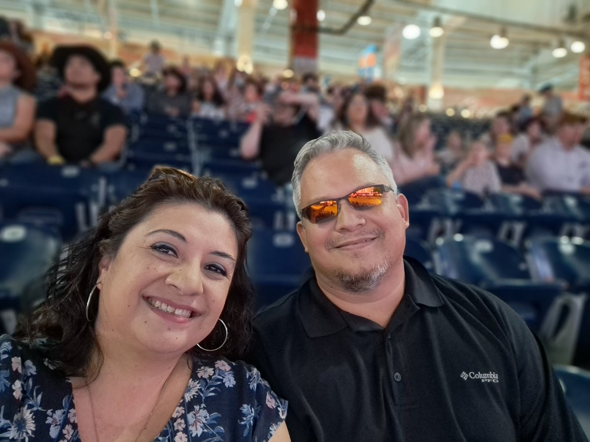 paty73_'s tweet photo. Enjoying Houston Rodeo
#RODEOHOUSTON https://t.co/Ib92ABPMvV