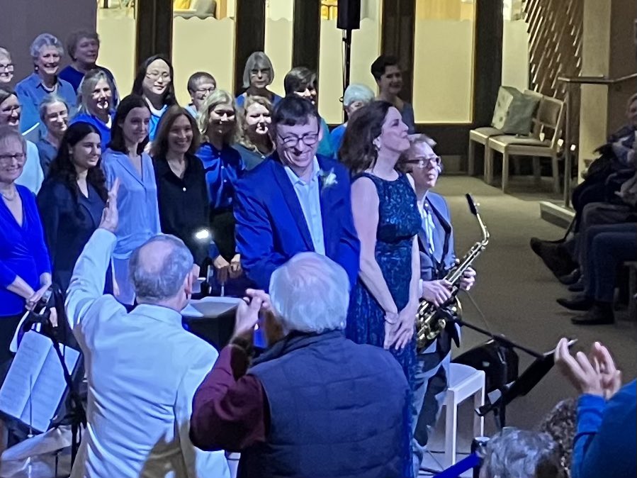 JonathanNS1685's tweet photo. Great music-making tonight by @GuildfordChoral in a sell out concert at Guildford Baptist Church with an exhilarating performance of Mass in Blue by @Will_Todd_Music with his own jazz ensemble &amp; soprano @JoForbesLE https://t.co/cFwDFODedQ