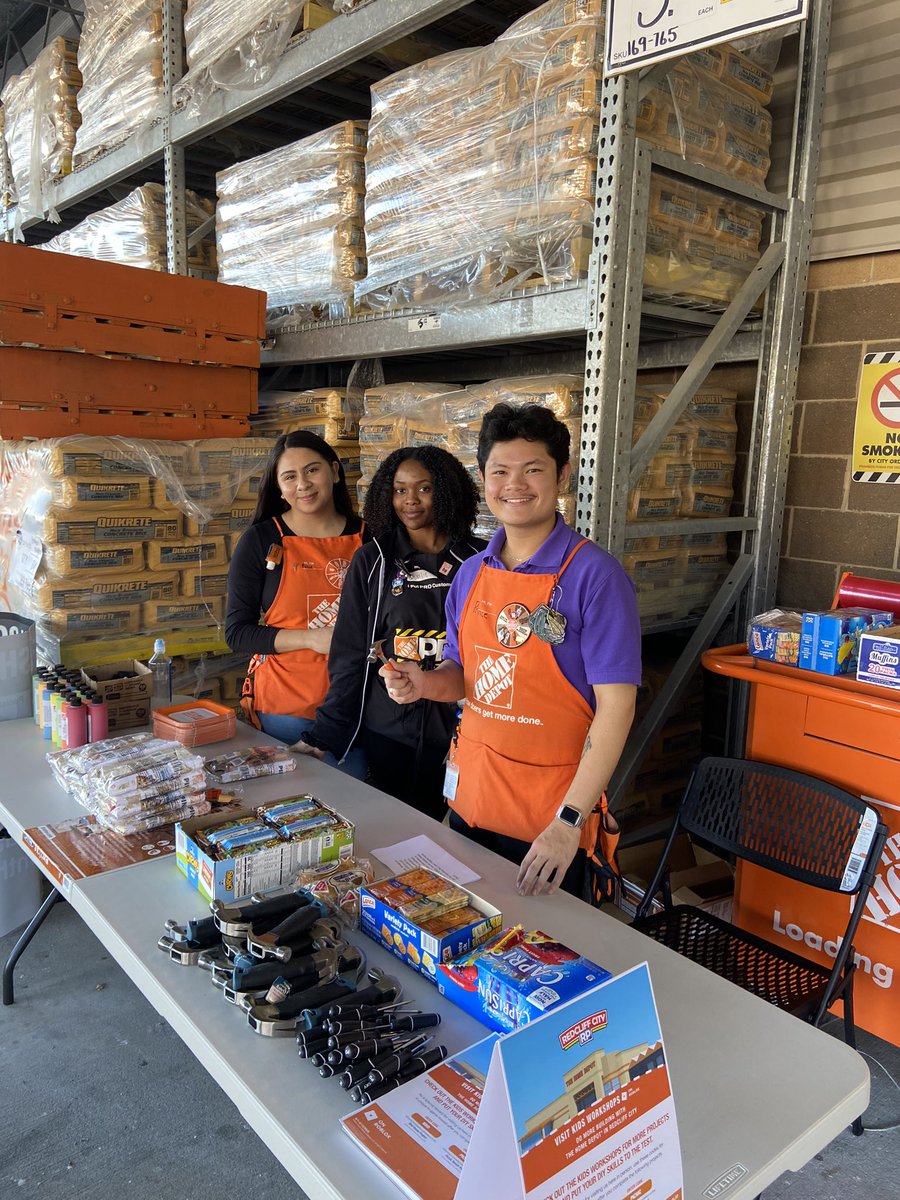 theprincefornow's tweet photo. Great kids workshop turnout here at 1326 today! Can’t beat a sunny day under our canopy! #THDValues @yem82b_yolanda @Bryant_1326 @MichaelGHolcomb @JGissendannerHD @CullinRaetzel @TheLowerHeights https://t.co/zdgGFMUpT5