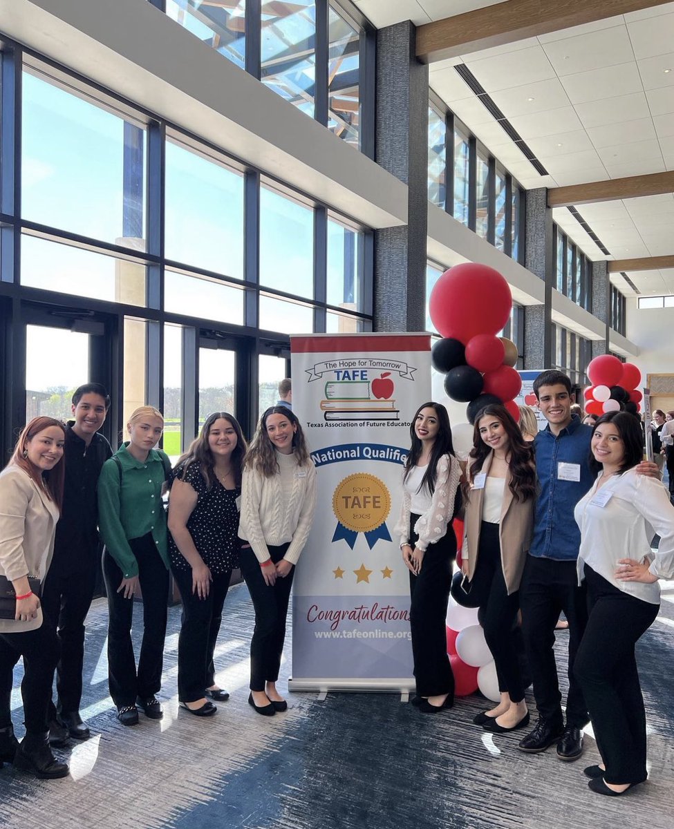 MHS_ACE's tweet photo. Congratulations to the following students who are moving on to nationals.🎉🏅:

-Sophia Salazar &amp; Grecia Sanchez
-Abraham Carranco
-Alicia Estrada
-Marlene Corral &amp; Martín Alvarez
-Cherlyn Bobadilla &amp; Miabrenna Vidal

Everyone did an amazing job!🐏♥︎@MontwoodHS https://t.co/awuUzaFZM5