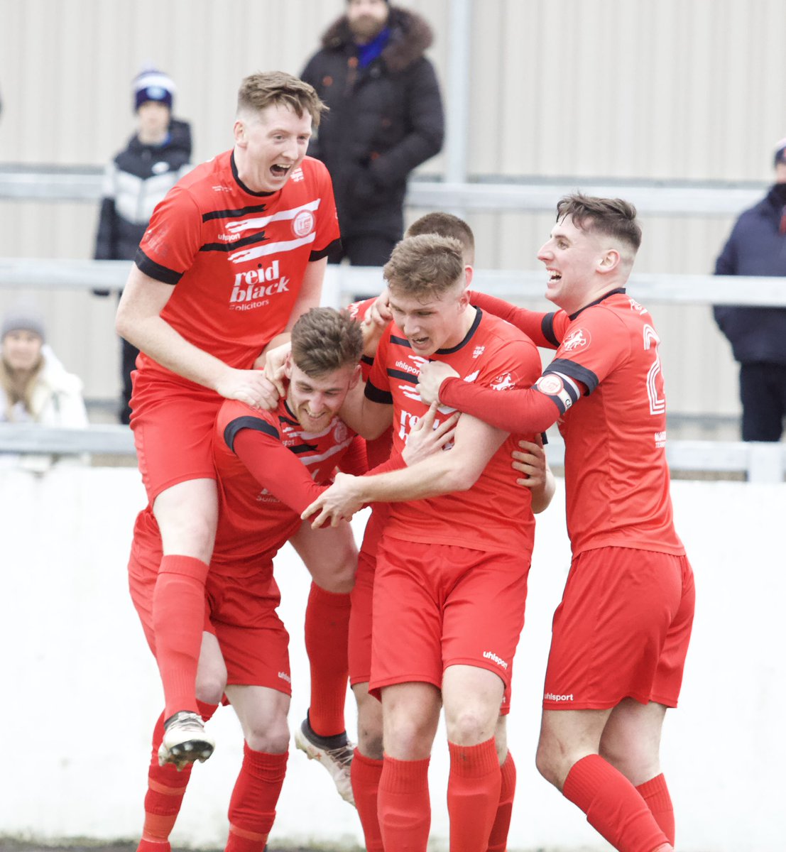 ChrisBeverland's tweet photo. Heartbreak for @BallyclareFC against @BallymenaUnited in the @IrishFA cup quarter final https://t.co/d2redJNZPu
