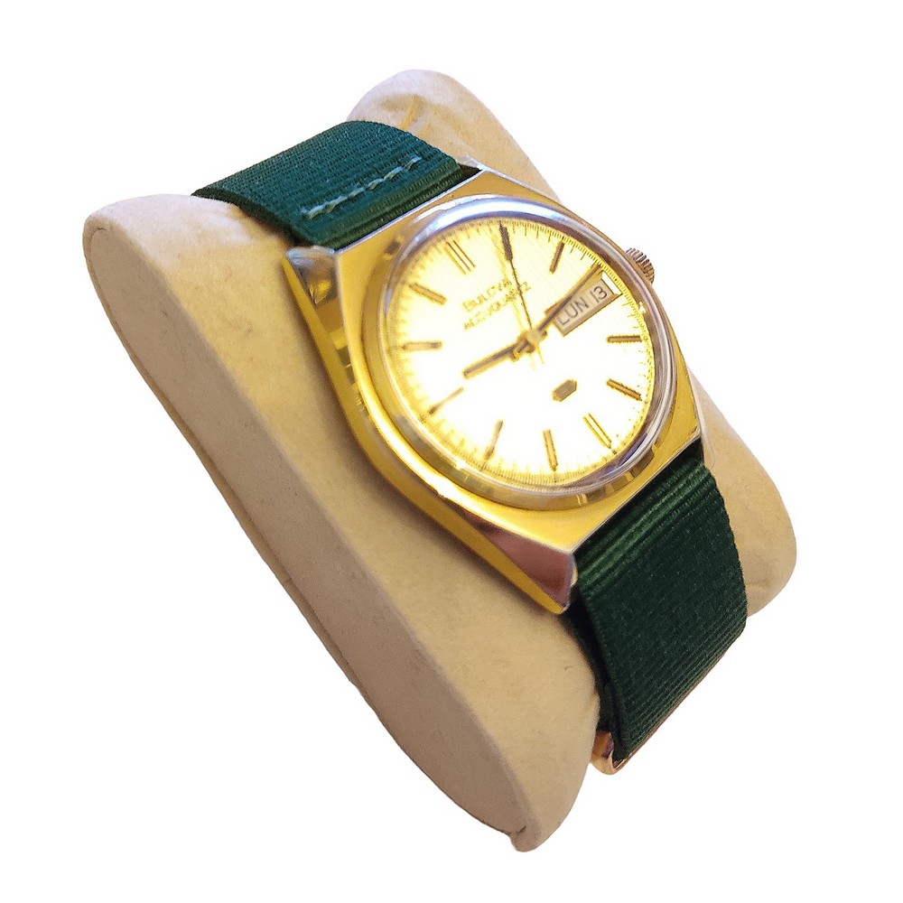 JardinKdo's tweet photo. Jolie montre BULOVA Accuquartz de qualité et dans un état proche du neuf.
Retrouvez-là sur https://t.co/RLKryT7wjA
-
#watch #watches #vintage #70s
@bulova #montreancienne #montres
#bulova #montrevintage #vintagewatch #oldwatch https://t.co/5D3v8Br9At