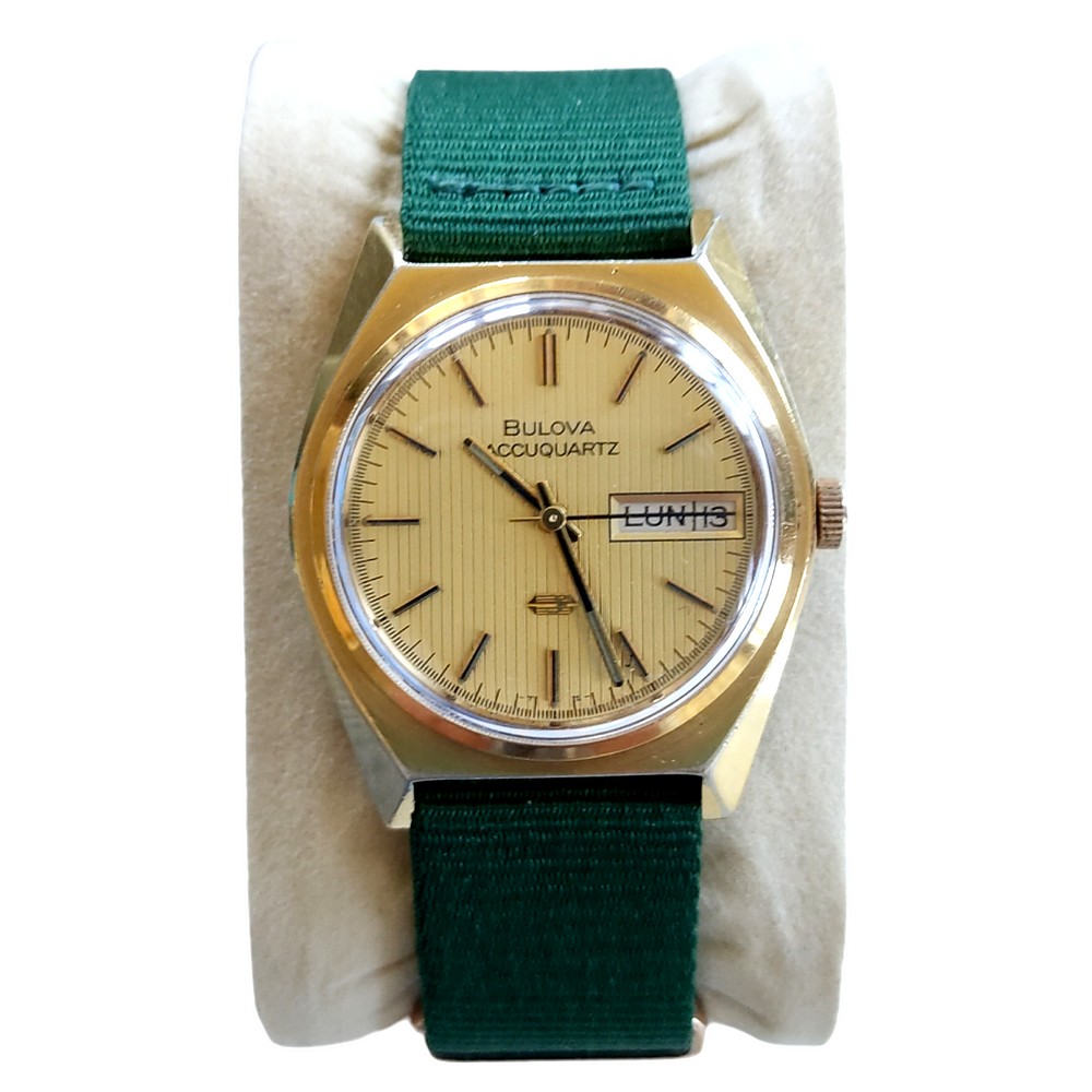 JardinKdo's tweet photo. Jolie montre BULOVA Accuquartz de qualité et dans un état proche du neuf.
Retrouvez-là sur https://t.co/RLKryT7wjA
-
#watch #watches #vintage #70s
@bulova #montreancienne #montres
#bulova #montrevintage #vintagewatch #oldwatch https://t.co/5D3v8Br9At