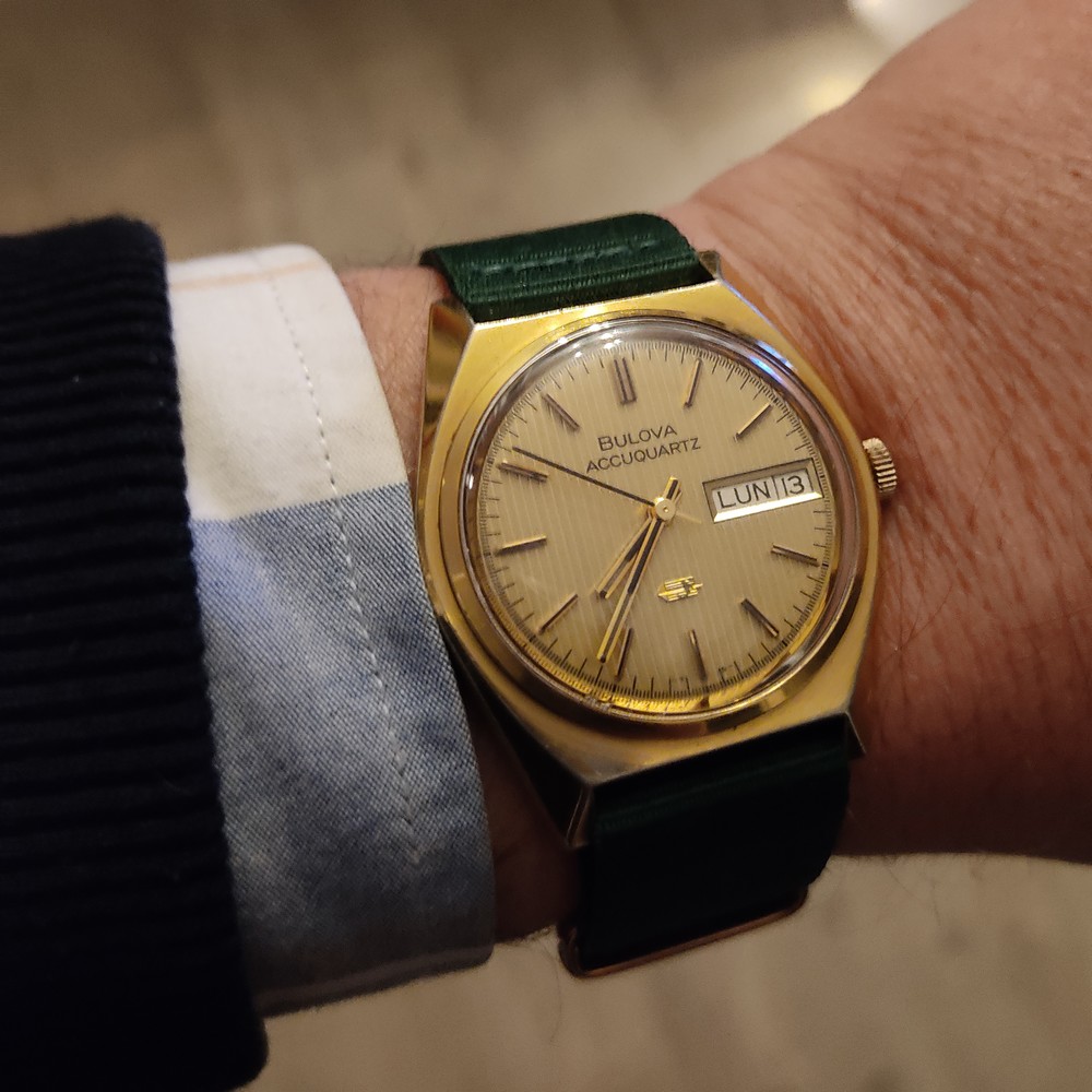 JardinKdo's tweet photo. Jolie montre BULOVA Accuquartz de qualité et dans un état proche du neuf.
Retrouvez-là sur https://t.co/RLKryT7wjA
-
#watch #watches #vintage #70s
@bulova #montreancienne #montres
#bulova #montrevintage #vintagewatch #oldwatch https://t.co/5D3v8Br9At