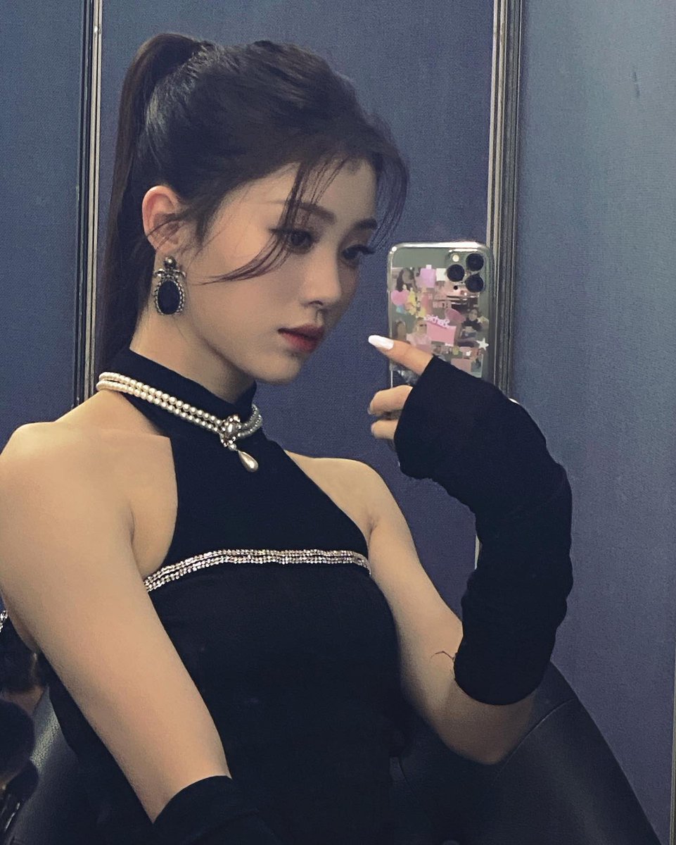 ˒˒ Me pasé a dar una vuelta por el #奇態なᏀαng aprovechando que tengo el #𝕮ⱺׁ︩︪ô𝚕໑代码 para poder cantar (o gritar) #滾𝐃𝕚𝑐𝚎५夜𝐌𝚒𝕩𝕩. No me culpen, es imposible mantenerme tranquila con esta canción. 

꒷ ៸៸  𝖇ɑd luckγ.  ⏝  🐈‍⬛   𝐧ovɑ  ៹