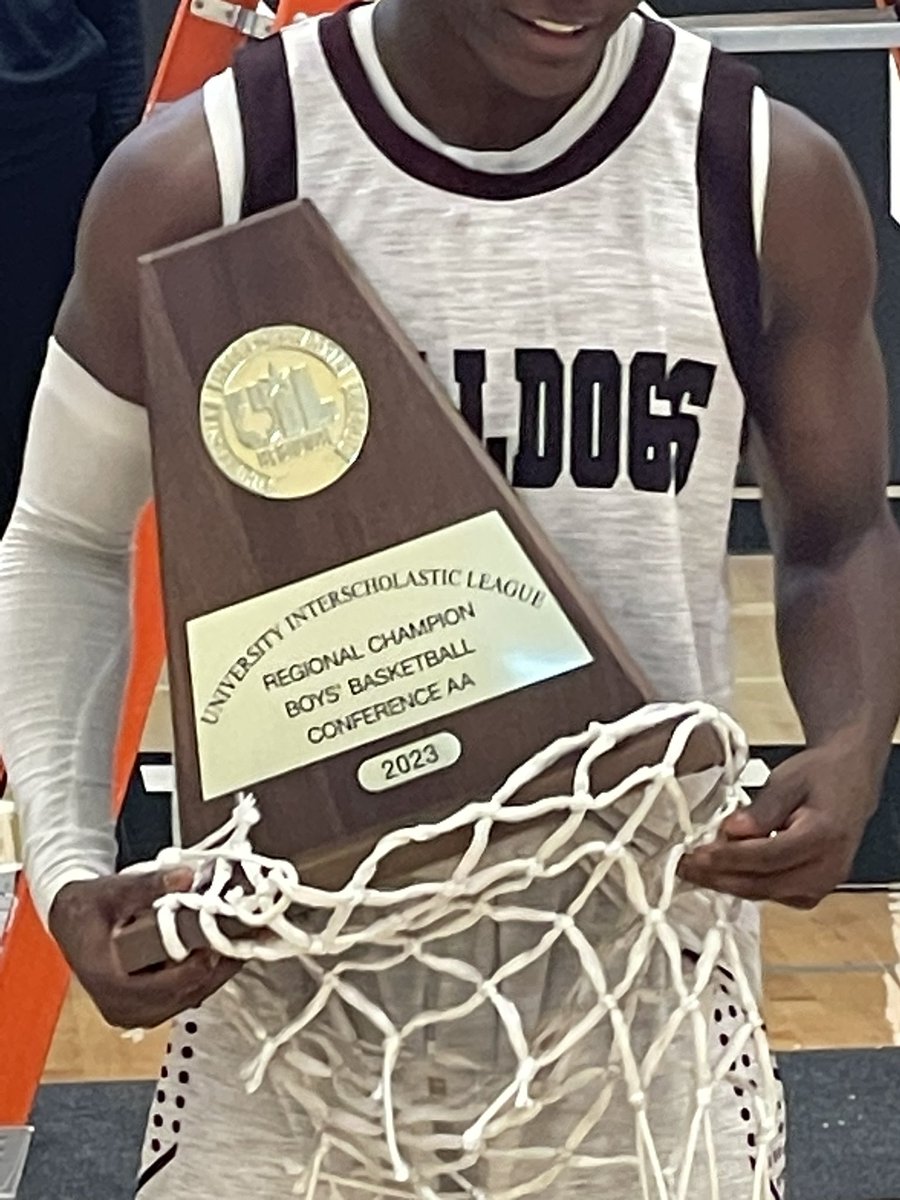 flatoniadogs's tweet photo. Flatonia ISD Athletics is so very PROUD of the Bulldog 🏀 team. Our young men punched their ticket to the UIL STATE Tournament today by defeating Thorndale in the Class 2A Region 4 Final. They continue to play the game with a passion &amp; heart that few teams ever understand! https://t.co/VEcwMPr5ln