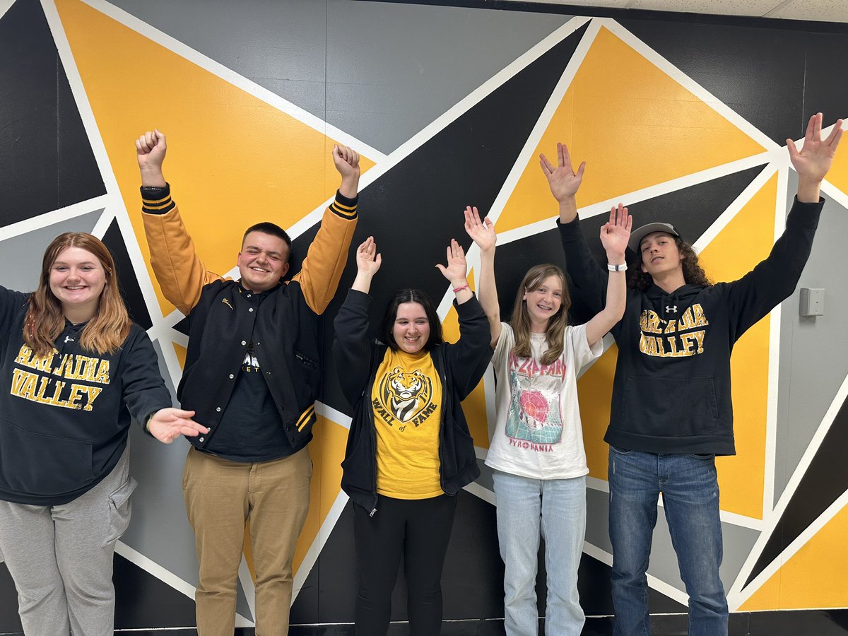 kathleenkoppeis's tweet photo. Just after 10pm, after 14 hours of math, these students finished up the #M3Challenge. To say Iβm proud of them is an understatement! #AVTigerPride @AVR2Schools https://t.co/h7zyrQhT5t